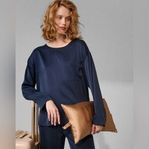 Lunya Washable Silk Long Sleeve Top in Deep Blue Women’s Pajama Top Size Small
